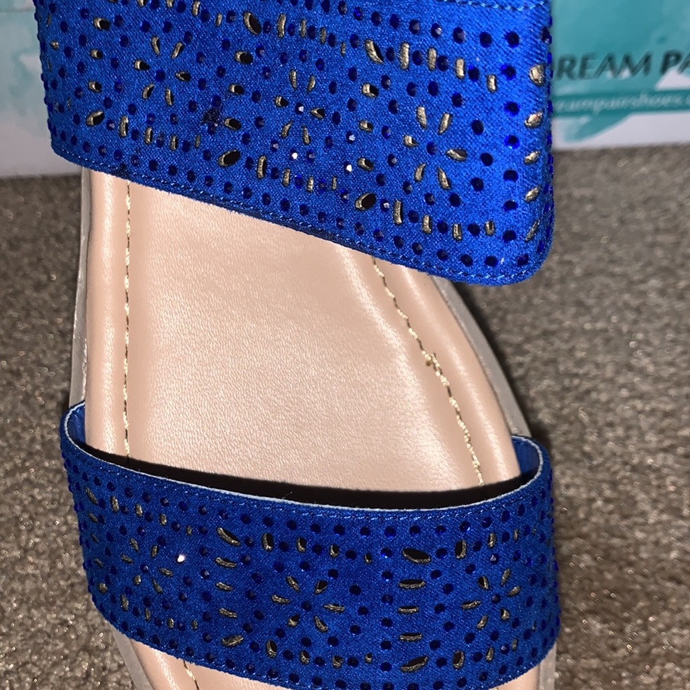 Dream Pairs size 10 blue strap sandals - Picture 3 of 3